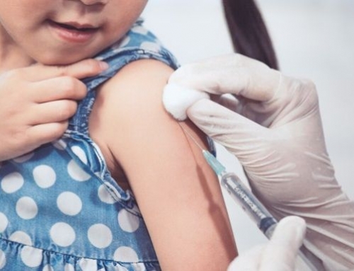 Εμβόλιο Κορονοϊού: Τι πρέπει να γνωρίζουν οι γονείς για τον εμβολιασμό μικρών παιδιών | news247.gr